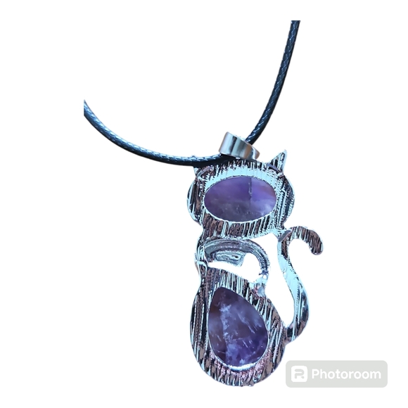 Amethyst Cat Pendant in Silver Tone Setting - Picture 2 of 3